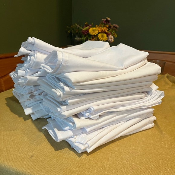 52 White Cloth Napkins - Picture 1 of 2